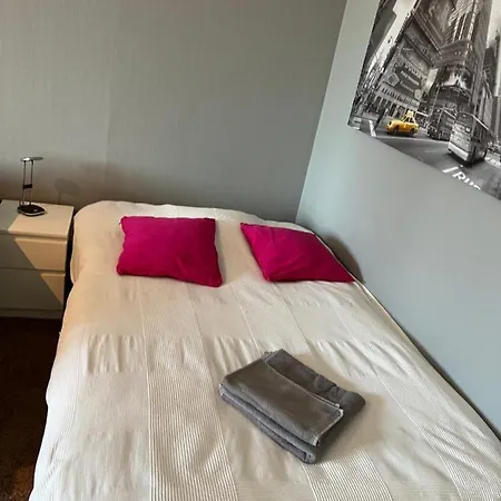 City L Near Snowcastle, 2 Rooms, Kitchen, Glazed Balcony, Free Parking On Street アパート *